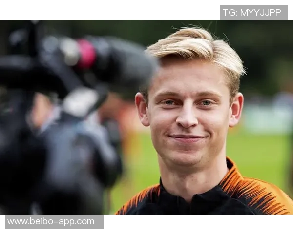 德里赫特谈防守体系适应性三中卫战术逐渐熟练掌握