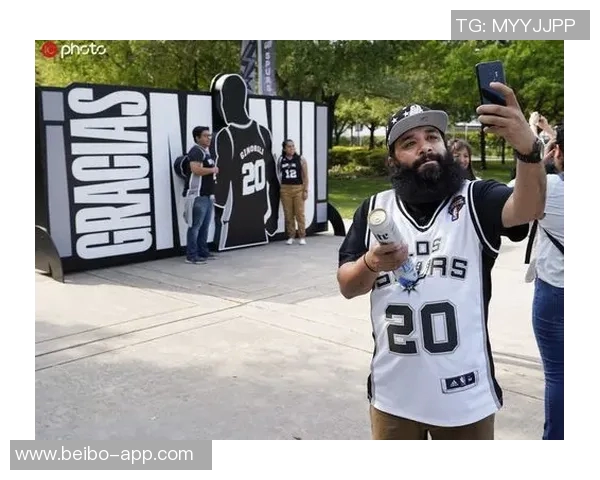 巴黎FC队长暖心回应对手球迷视线受阻私信送票再邀观赛