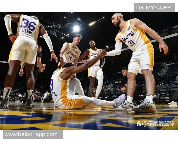 湖人今日狂抢24个前场篮板创近11年新高上次如此表现还是在2014年 湖人今日狂抢24个前场篮板创近11年新高上次如此表现还是在2014年